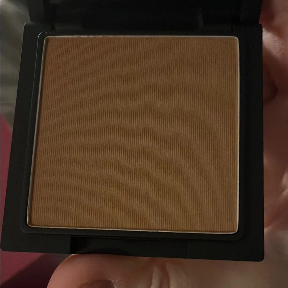 Satin Sovereign Bronzer in Goddess Glow